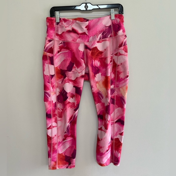 Athleta Ultimate Stash II Capri Leggings Painted Energy Coral, size L - Picture 2 of 8